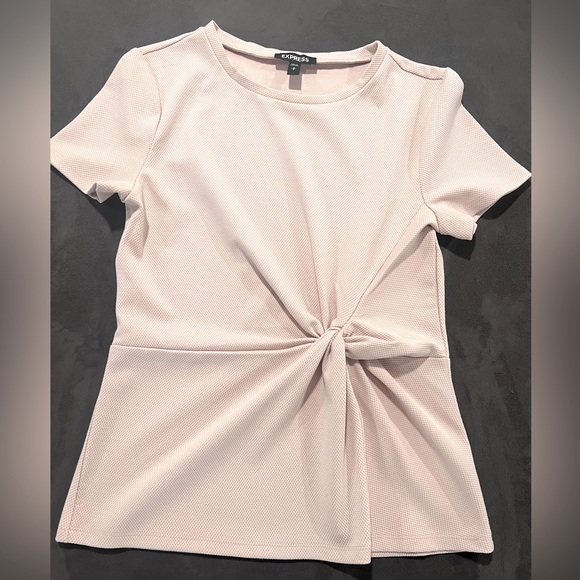 Express Tops - EXPRESS Pale Pink Shirt Sleeve Woman’s Shirt